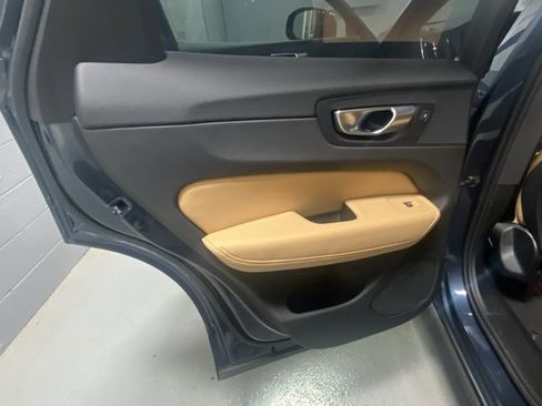 Certified 2024 Volvo XC60 T8 Ultimate w/ Climate Package image 8