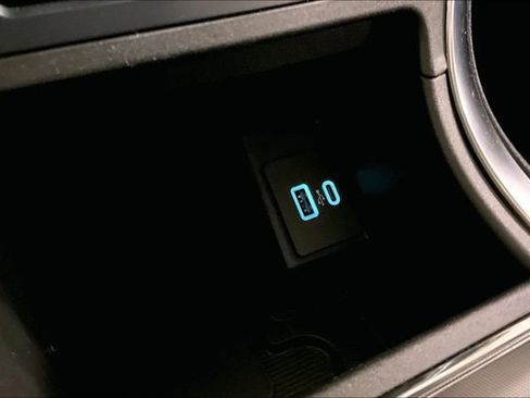 Used 2023 Ford Edge Titanium w/ Class II Trailer Tow Package image 32