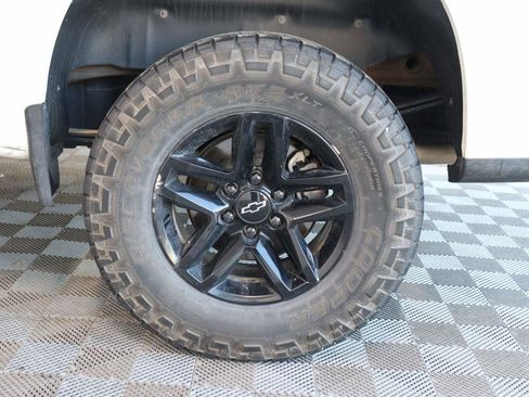 Certified 2020 Chevrolet Silverado 1500 LT Trail Boss w/ Convenience Package image 16