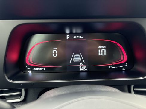 Certified 2025 Hyundai Elantra SE w/ Cargo Package image 16