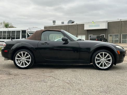 Used 2006 MAZDA MX-5 Miata Grand Touring w/ Premium Pkg image 14