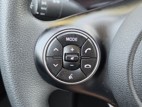 Used 2022 Kia Soul LX FWD image 16