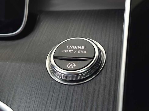 Certified 2026 Mercedes-Benz CLE 300 4MATIC Coupe image 32