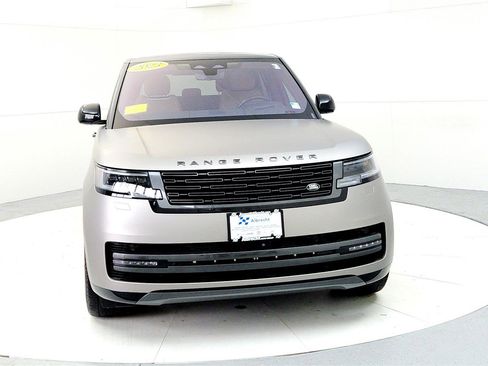 Used 2023 Land Rover Range Rover SE image 8