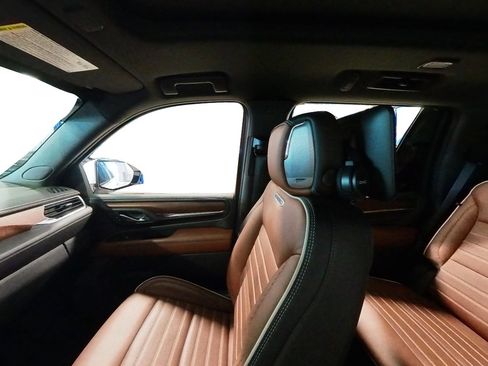 Used 2023 GMC Yukon Denali Ultimate image 47