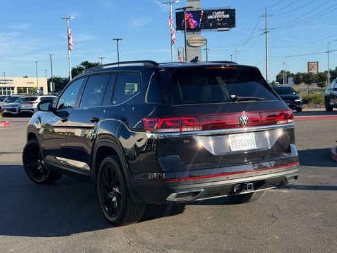 Certified 2026 Volkswagen Atlas SE w/ Panoramic Sunroof Package AWD/4WD image 10