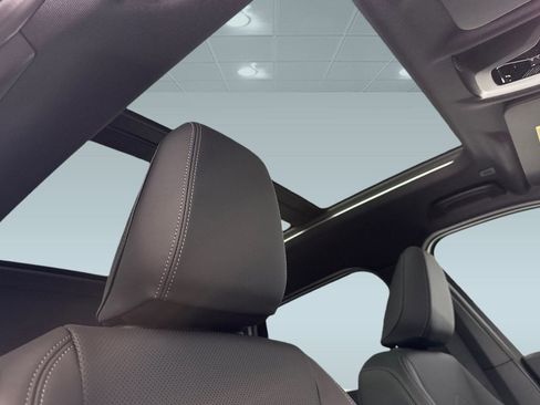 Used 2025 BMW X1 xDrive28i w/ Convenience Package image 15