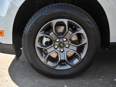 Used 2023 Ford Maverick XLT FWD image 12