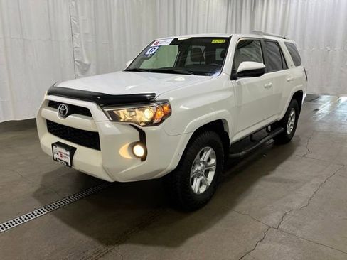 Certified 2017 Toyota 4Runner SR5 AWD/4WD image 8
