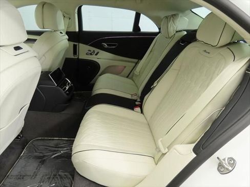 New 2026 Bentley Flying Spur Azure image 21