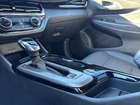 Used 2025 Buick Envista Sport Touring image 41