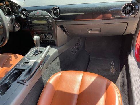 Used 2008 MAZDA MX-5 Miata Grand Touring RWD image 20