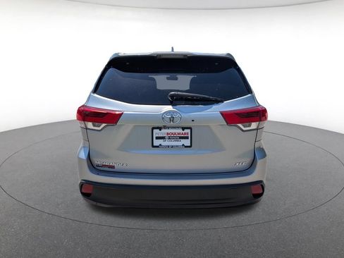 Used 2018 Toyota Highlander XLE FWD image 4