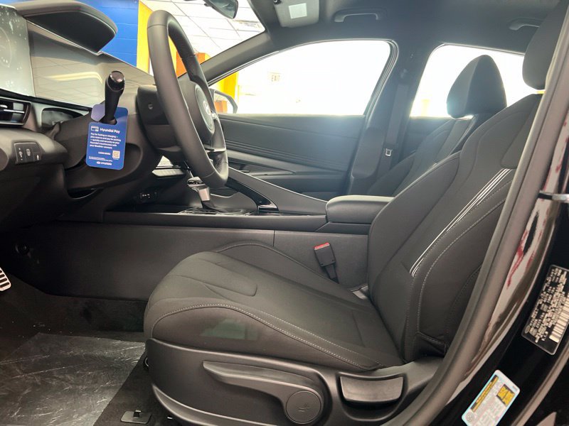 New 2026 Hyundai Elantra SEL FWD image 17