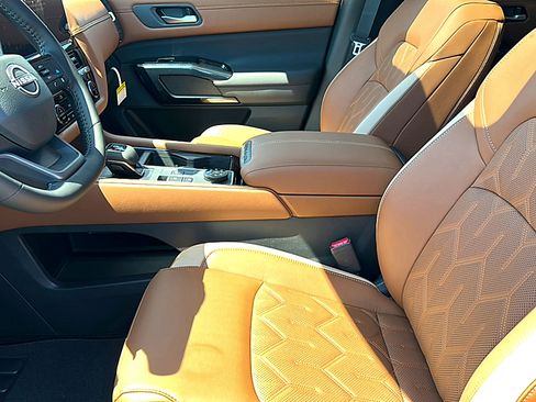New 2026 Nissan Pathfinder Platinum w/ Cargo Package AWD/4WD image 10