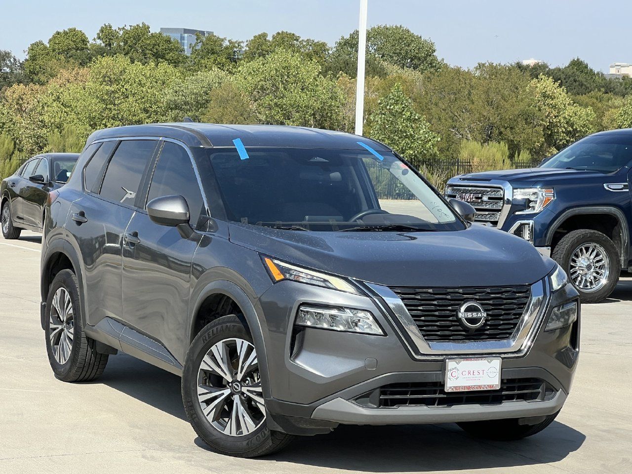 Used 2023 Nissan Rogue SV FWD image 2