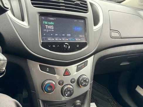 Used 2016 Chevrolet Trax LT w/ LT Convenience Package AWD/4WD image 19