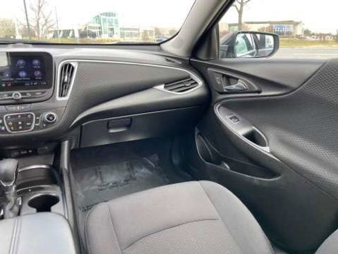 Used 2023 Chevrolet Malibu LT image 32