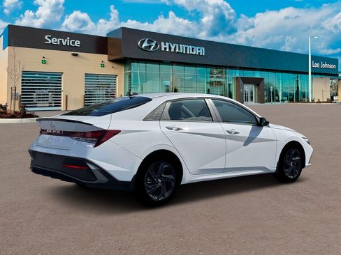 New 2026 Hyundai Elantra Sport FWD image 8