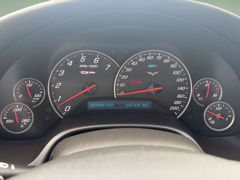 Used 2006 Chevrolet Corvette Z06 w/ Preferred Equipment Group RWD image 20