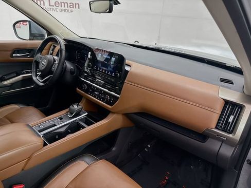Used 2024 Nissan Pathfinder Platinum w/ Cargo Package FWD image 31