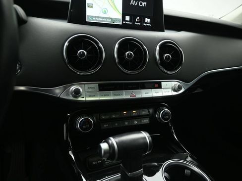 Used 2019 Kia Stinger Premium RWD image 13