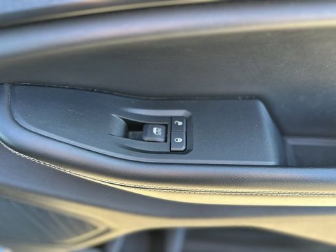 Used 2024 Jeep Grand Cherokee Laredo image 35