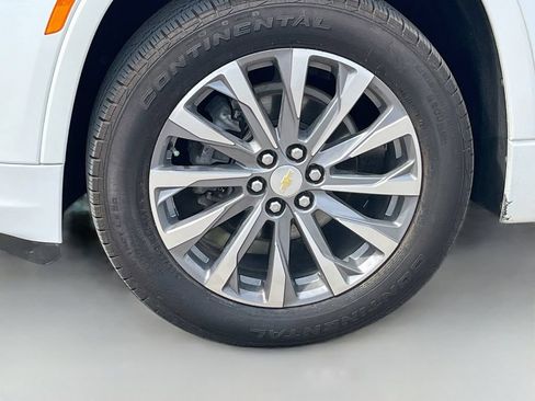 Used 2023 Chevrolet Traverse Premier FWD image 34
