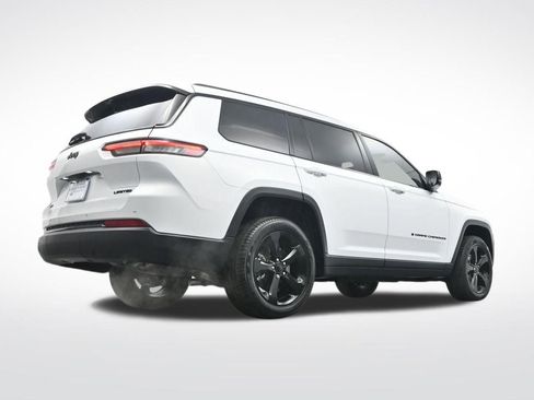 Used 2025 Jeep Grand Cherokee L Limited w/ Luxury Tech Group II image 37