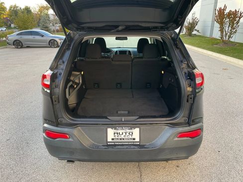 Used 2016 Jeep Cherokee Latitude w/ Cold Weather Group image 25