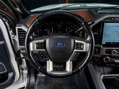 Used 2022 Ford F250 Platinum w/ FX4 Off-Road Package image 19