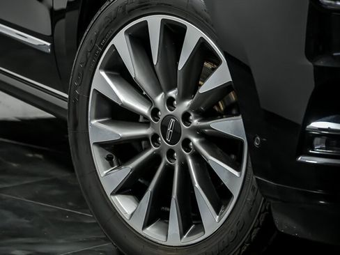 Used 2020 Lincoln Navigator Reserve RWD image 3