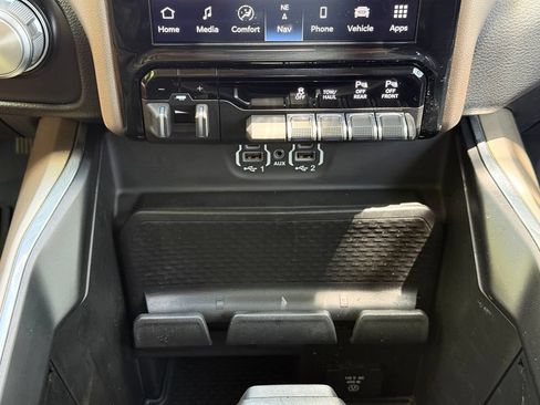 Used 2022 RAM 1500 Laramie w/ Laramie Southwest Edition AWD/4WD image 18
