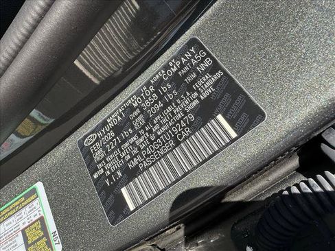 New 2026 Hyundai Elantra Limited FWD image 17