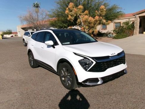 Used 2025 Kia Sportage SX image 5