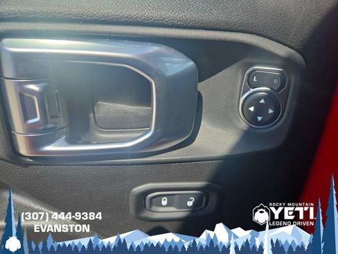 Used 2023 Jeep Gladiator Rubicon w/ Cold Weather Group AWD/4WD image 31
