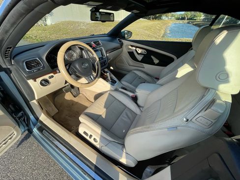 Used 2012 Volkswagen Eos Lux w/ Tech Pkg image 27