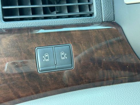 Used 2016 Nissan Quest SV image 15