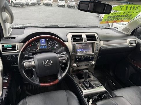Used 2017 Lexus GX 460 Premium w/ Premium Package image 15