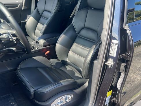 Certified 2024 Porsche Macan S AWD/4WD image 15