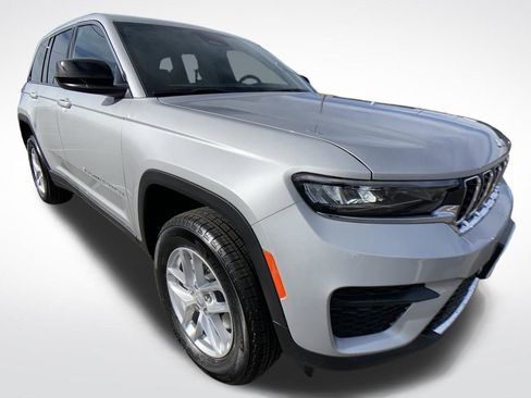 New 2026 Jeep Grand Cherokee Laredo AWD/4WD image 7