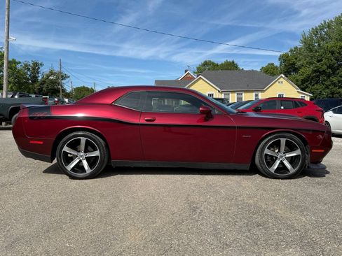 Used 2019 Dodge Challenger R/T w/ Driver Convenience Group RWD image 7