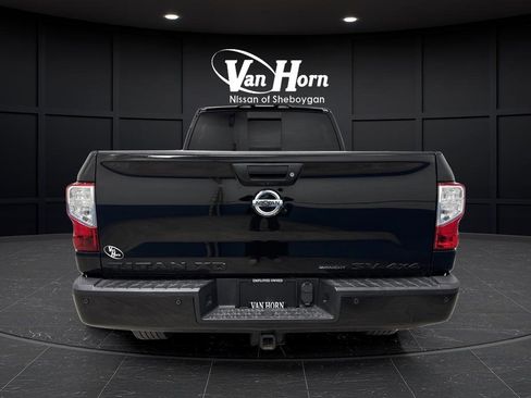 Used 2018 Nissan Titan SV w/ SV Convenience Package image 13