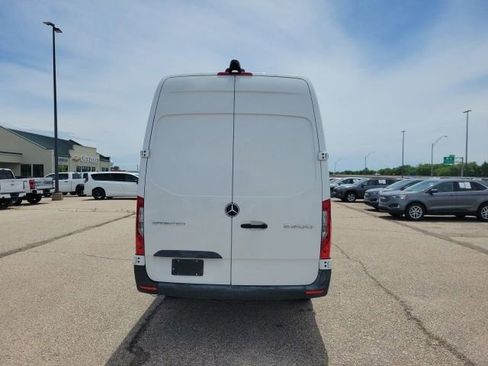Used 2025 Mercedes-Benz Sprinter 2500 image 19