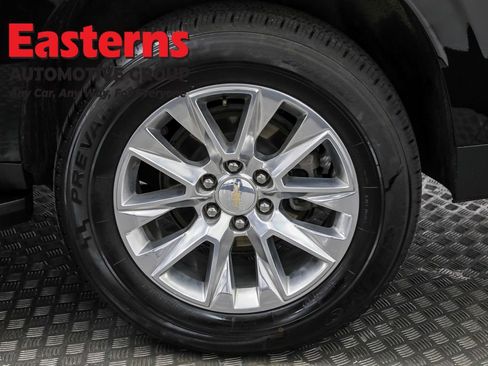 Used 2024 Chevrolet Suburban Premier image 37