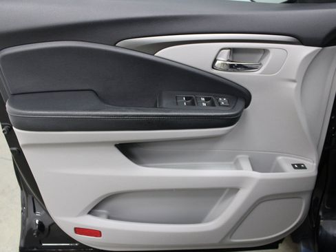 Used 2018 Honda Pilot EX-L image 12