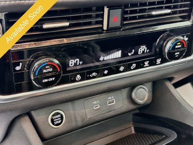 Used 2021 Nissan Rogue SV AWD/4WD image 15