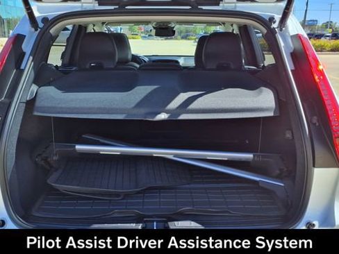 Used 2023 Volvo XC40 B5 Plus w/ Driver Assist Package image 11