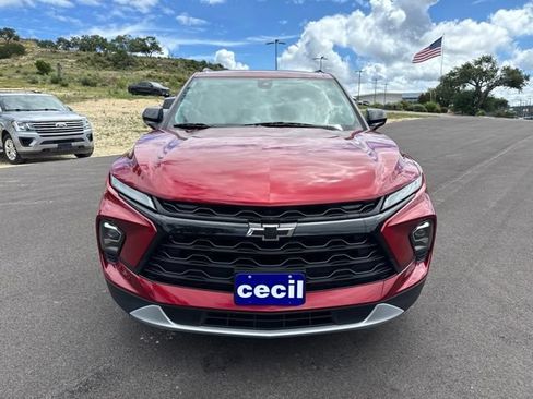 Used 2023 Chevrolet Blazer LT w/ Convenience Package FWD image 2