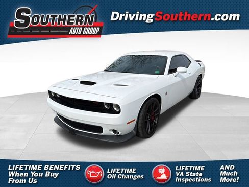 Used 2021 Dodge Challenger R/T Scat Pack image 1